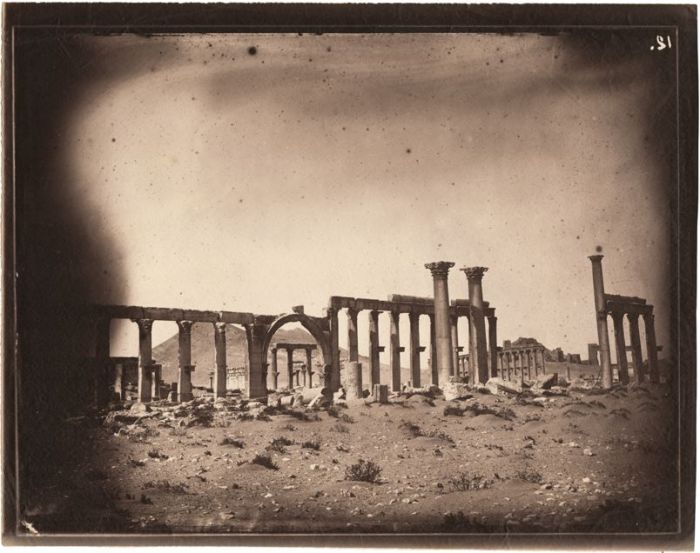 Louis Vignes, Gran Columnata, Palmira, Siria (1864), impresión de Charles Nègre (albúmina)